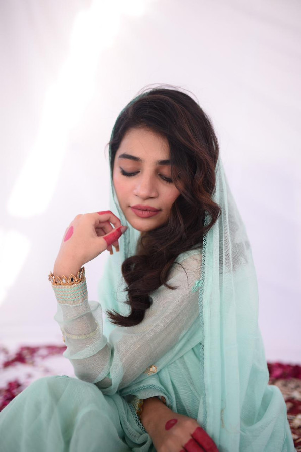 Product Detail | Amna Ismail