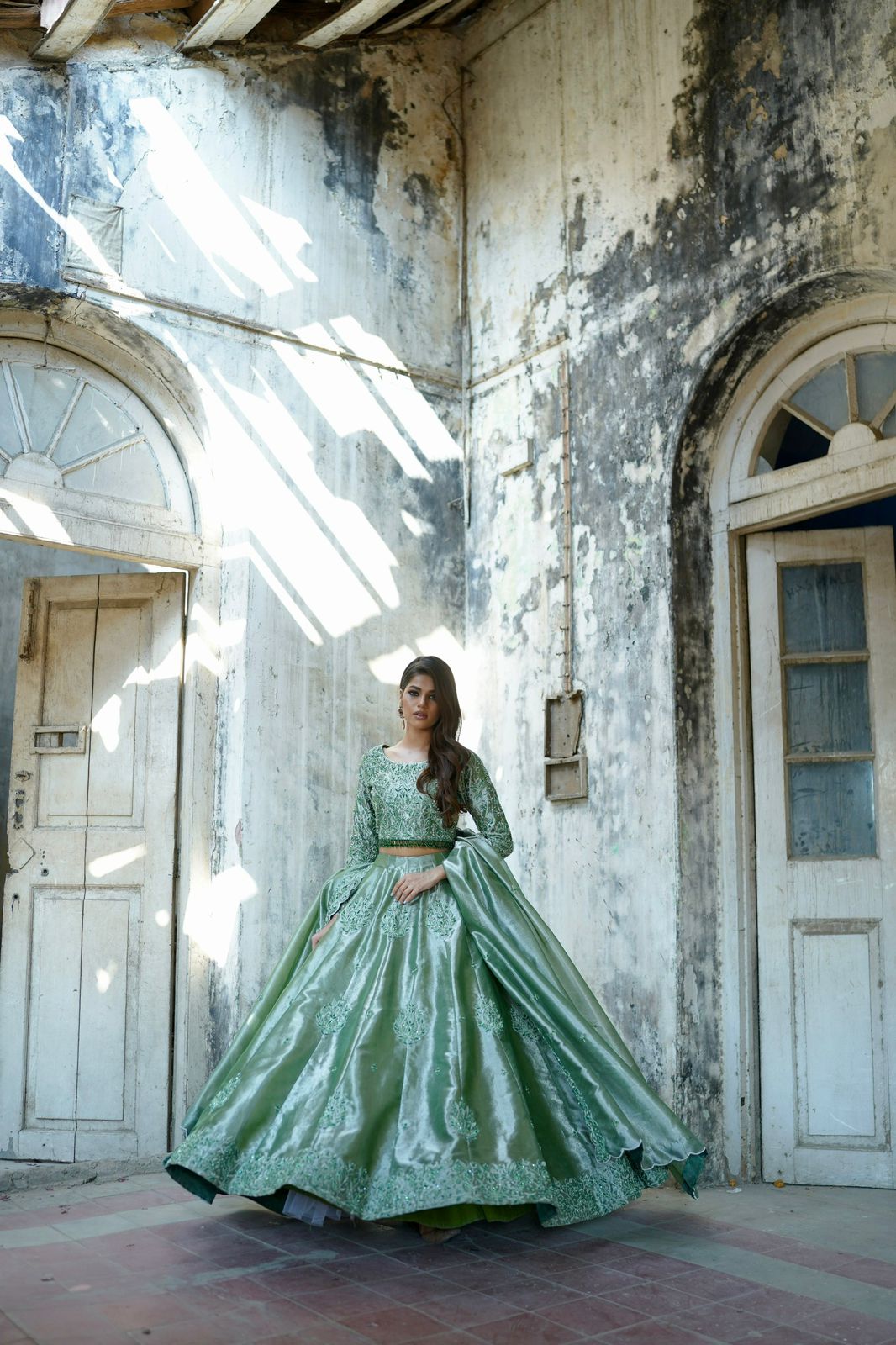 ZEBAISH E ZAMANA ( Lama lehanga choli )