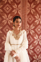 SEMI FORMAL '24 ( WHITE PISHWAS )
