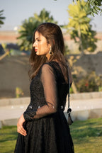 NEGRA (black embrioded full pishwas)
