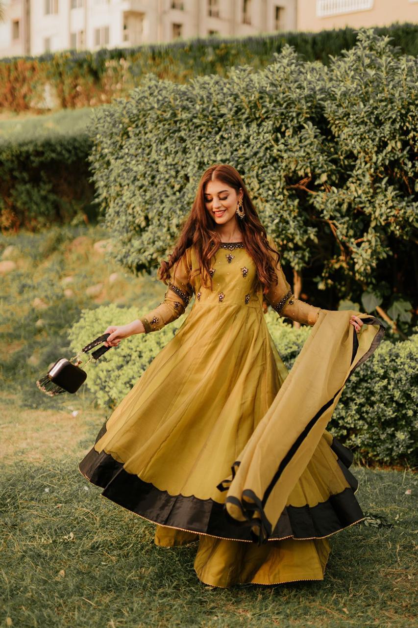 MUSTARD GREEN PISHWAS