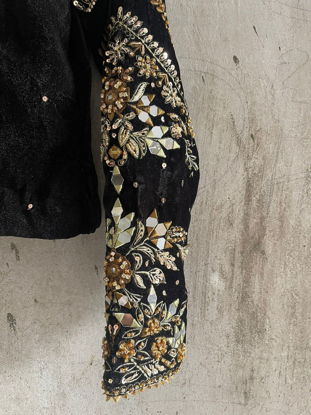LAMA BLACK SAREE