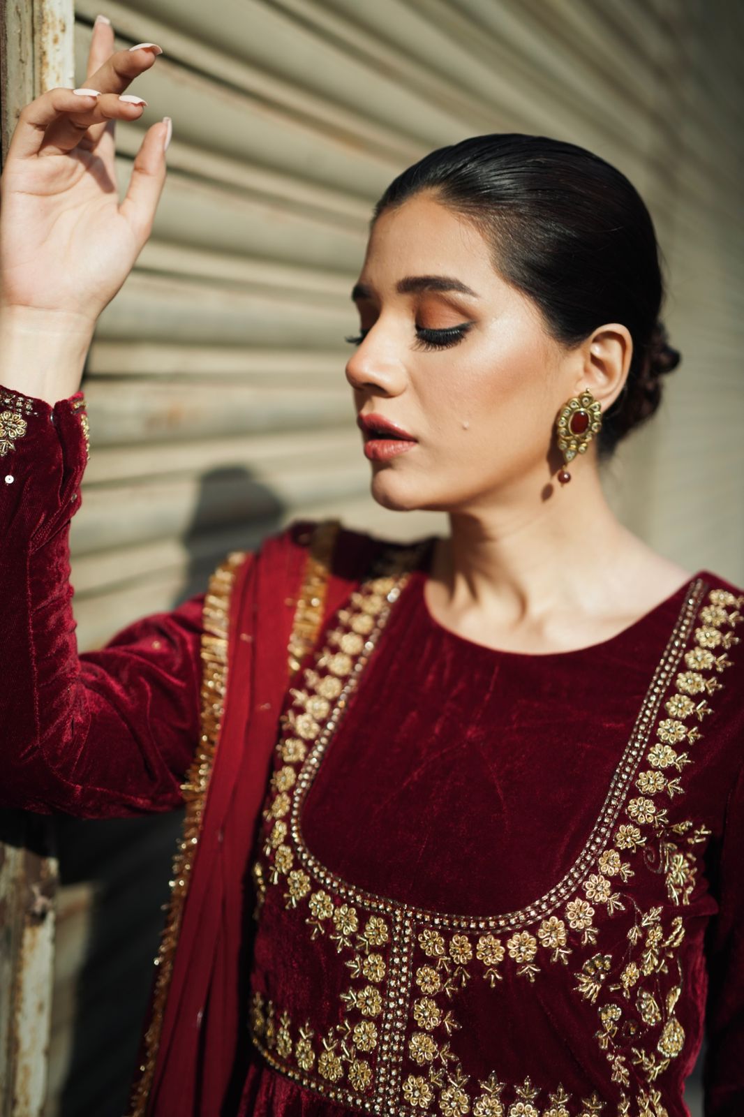 MAROON VELET PISHWAS