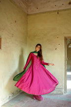 ZEBAISH E ZAMANA (PINK DRESS KAMDANI DUPATTA )