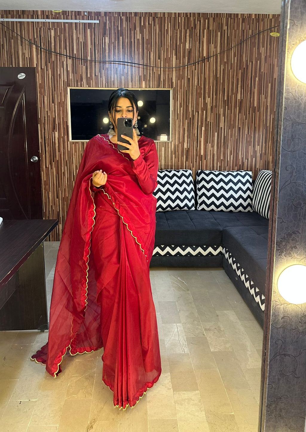 RED SCALLOP SAREE