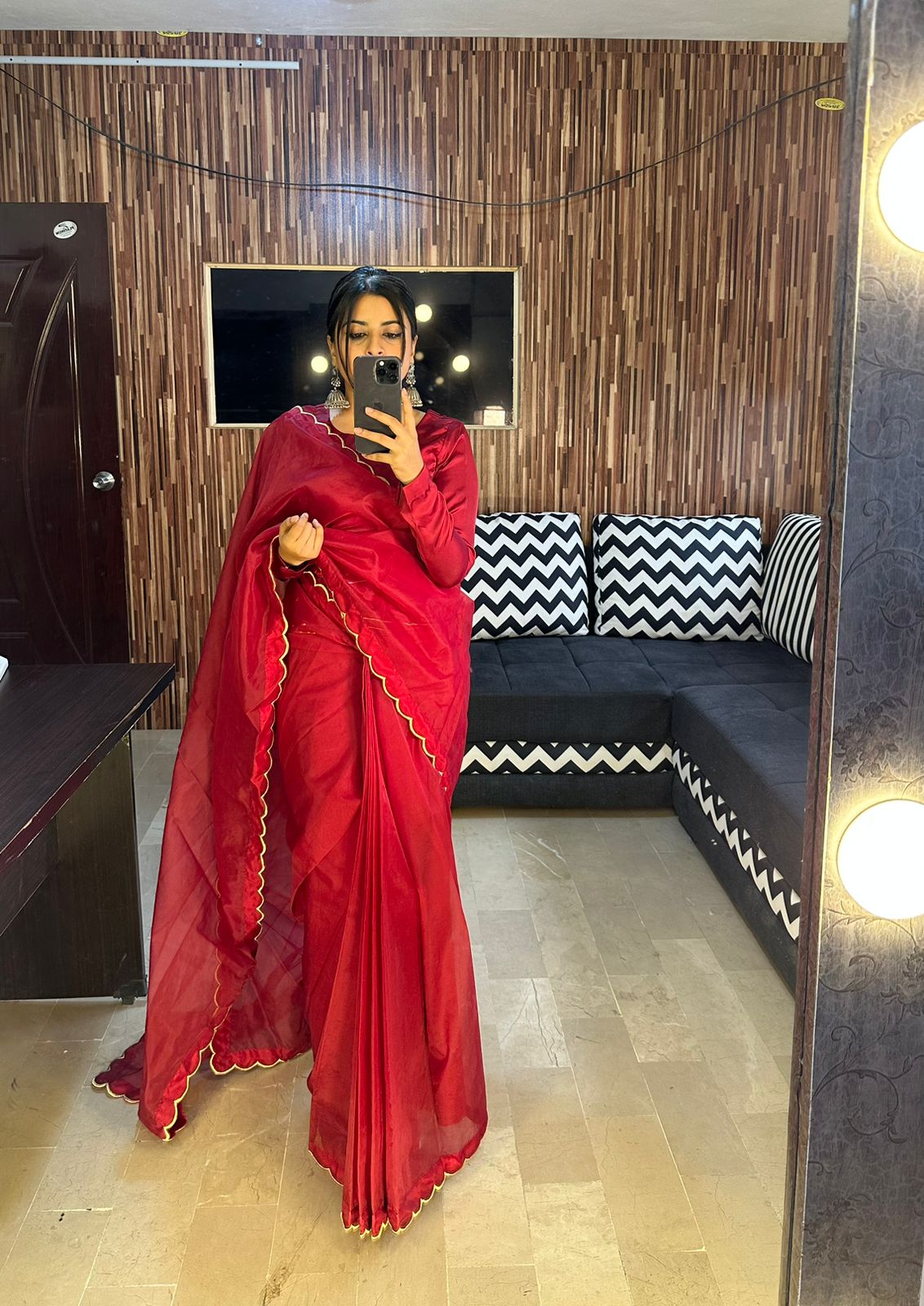 RED SCALLOP SAREE