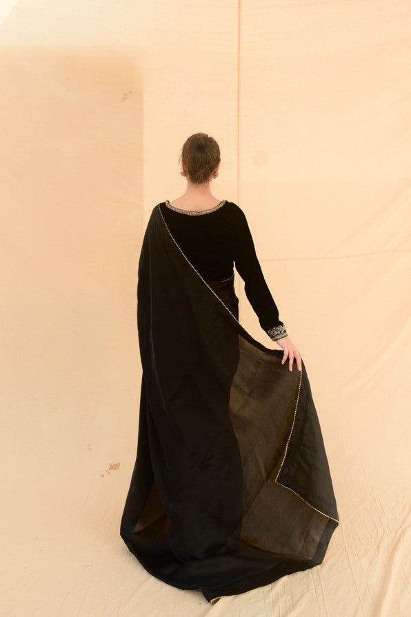 SONHERI COLLECTION (BLACK VELVET SAREE )