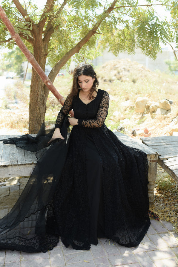 BLACK FLOWY DRESS