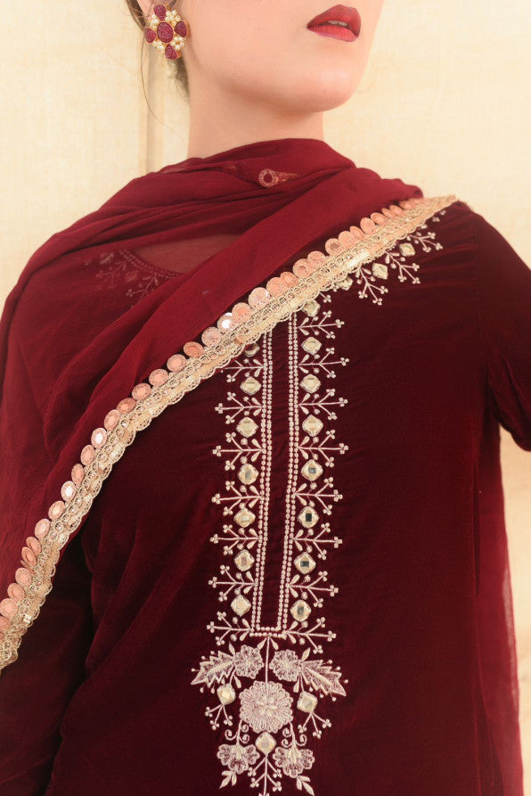 SONEHRI COLLECTION ( MAROON VELVET FARSHI )