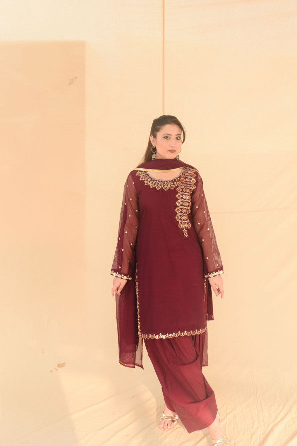 SONEHRI COLLECTION ( MAROON FARSHI )