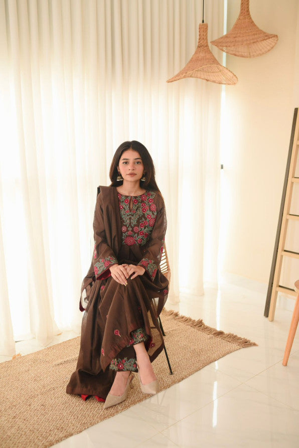 FLOWER GIRL' 07 ( BROWN ATTIRE )