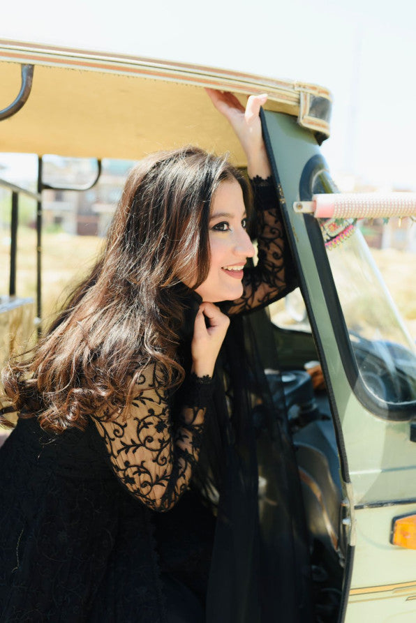 BLACK FLOWY DRESS