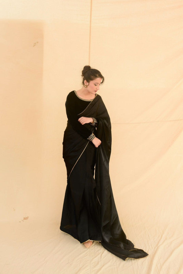 SONHERI COLLECTION (BLACK VELVET SAREE )