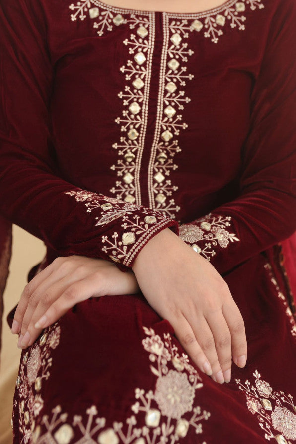 SONEHRI COLLECTION ( MAROON VELVET FARSHI )