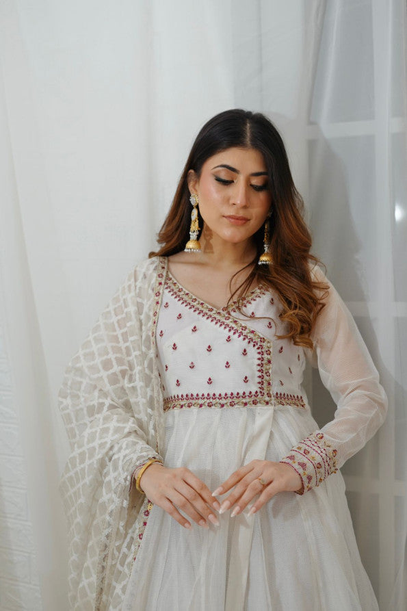 RANGREZ COLLECTION ( OFF WHITE ANGRAKHA)