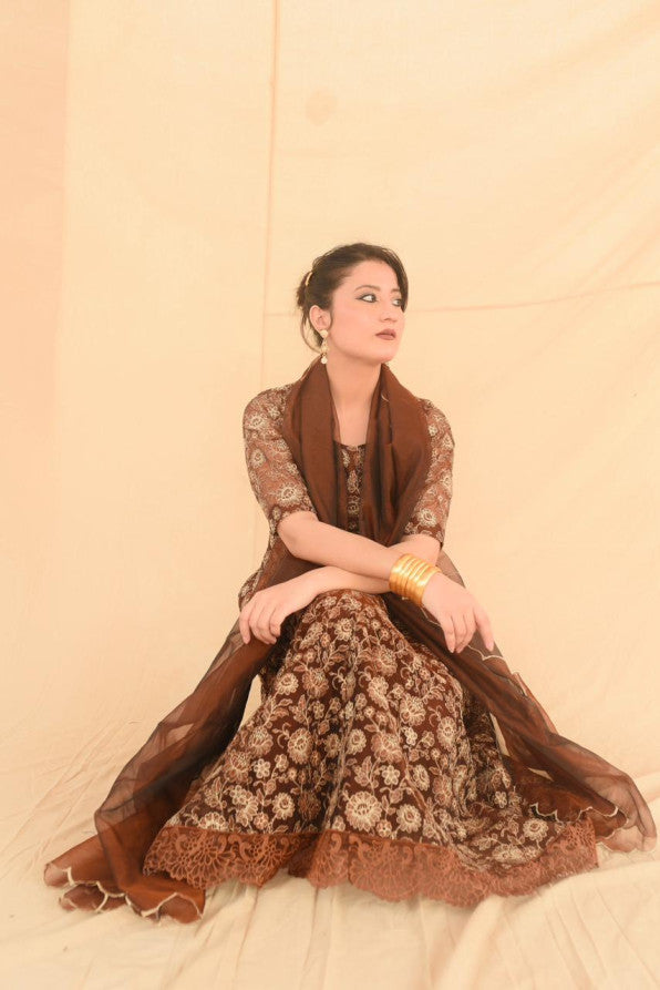 SONEHRI COLLECTION ( BROWN PISHWAS )