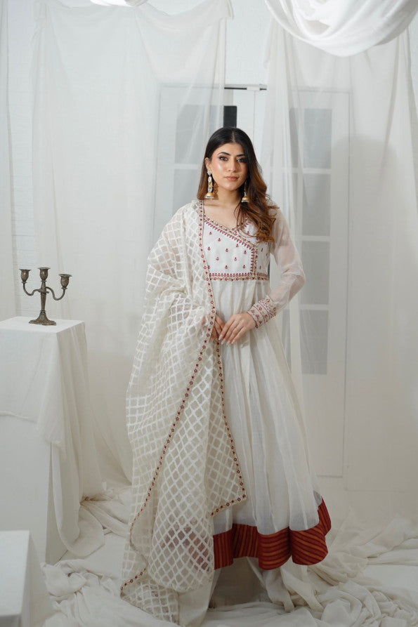 RANGREZ COLLECTION ( OFF WHITE ANGRAKHA)