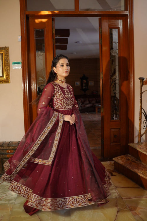 Ashnah Collection'25 ( Maroon pishwas )