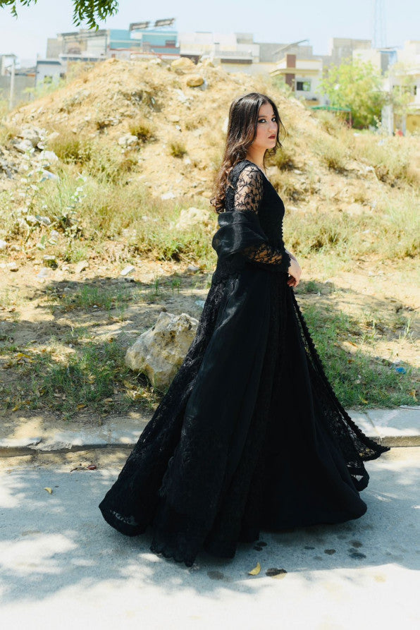 BLACK FLOWY DRESS
