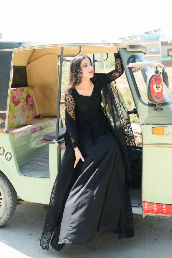 BLACK FLOWY DRESS