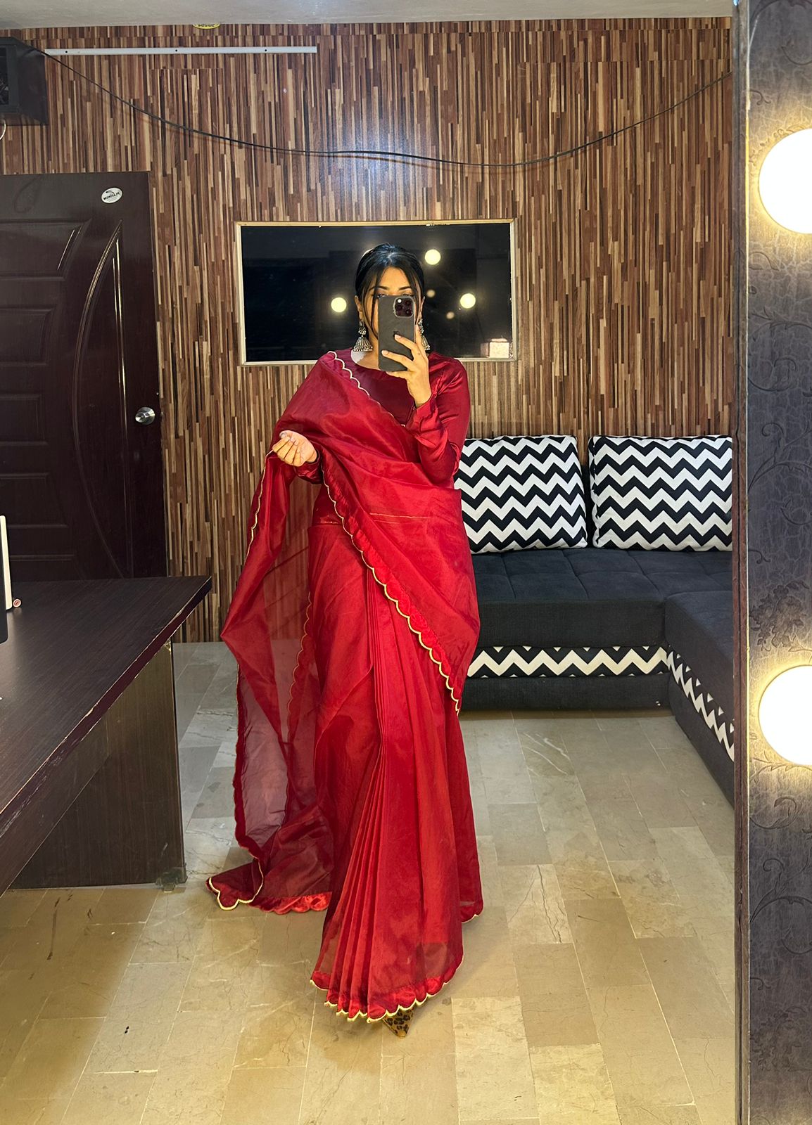 RED SCALLOP SAREE
