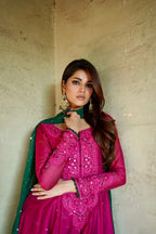ZEBAISH E ZAMANA (PINK DRESS KAMDANI DUPATTA )