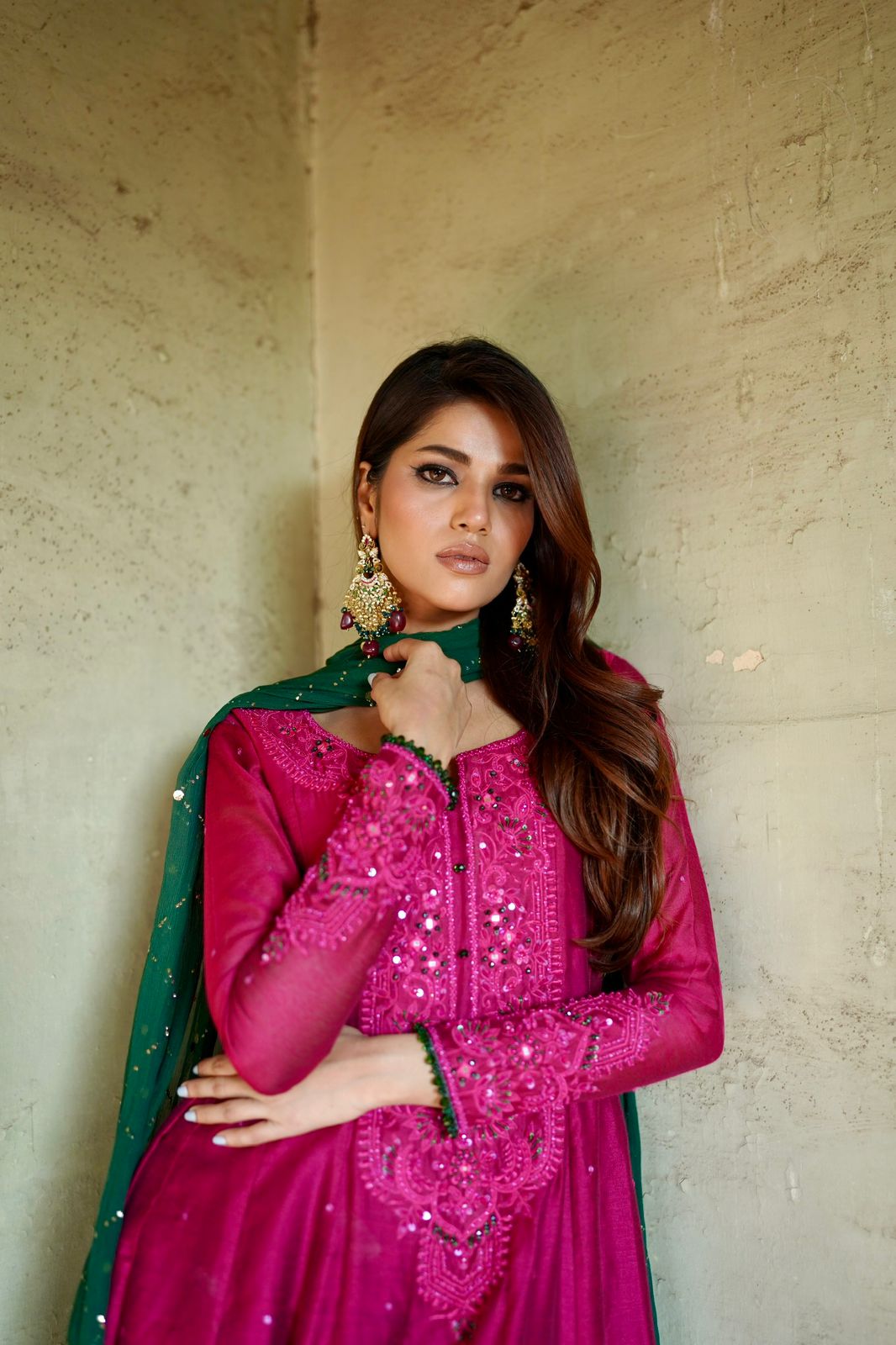 ZEBAISH E ZAMANA (PINK DRESS KAMDANI DUPATTA )