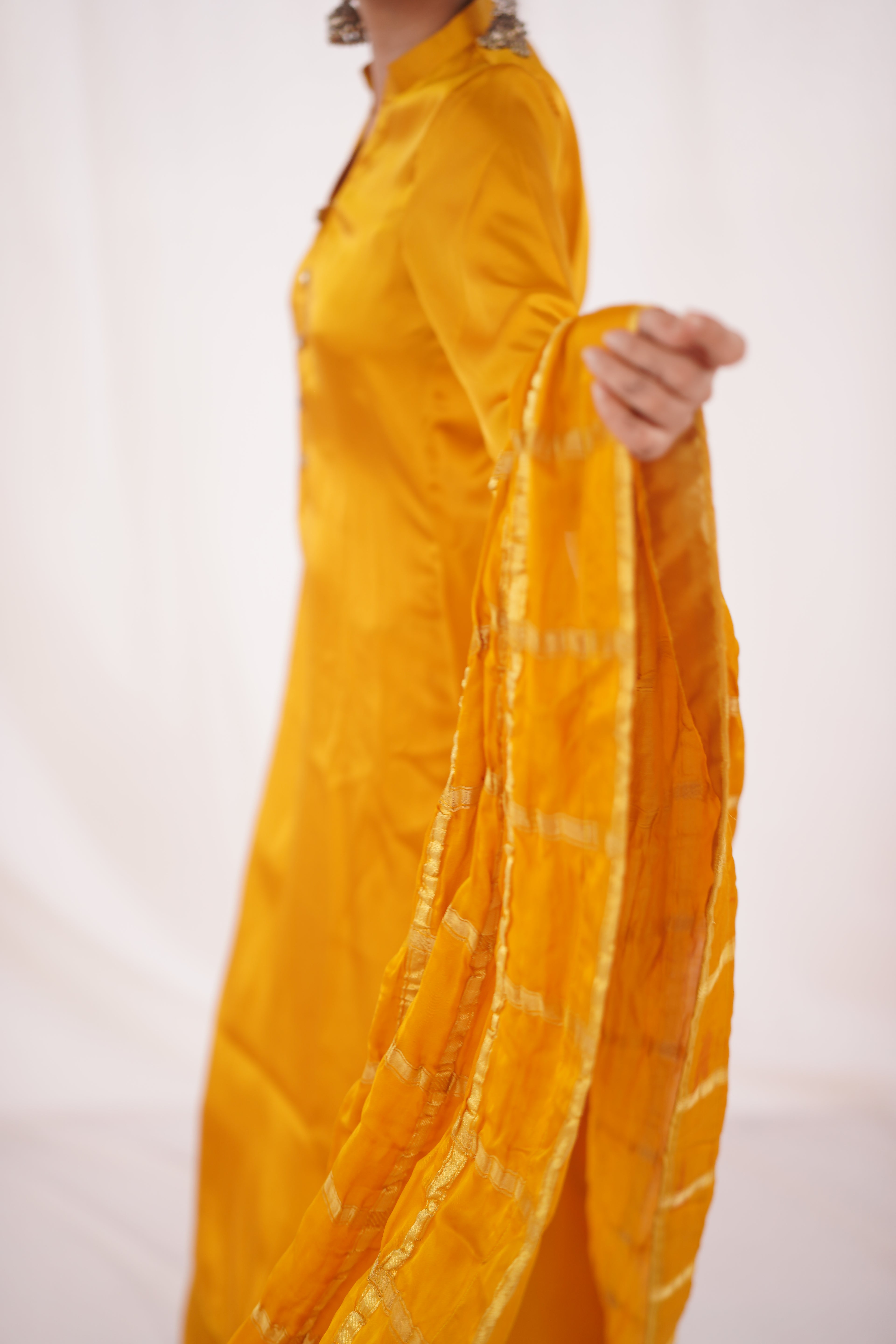 YELLOW SLK WEAVED DUPATTA