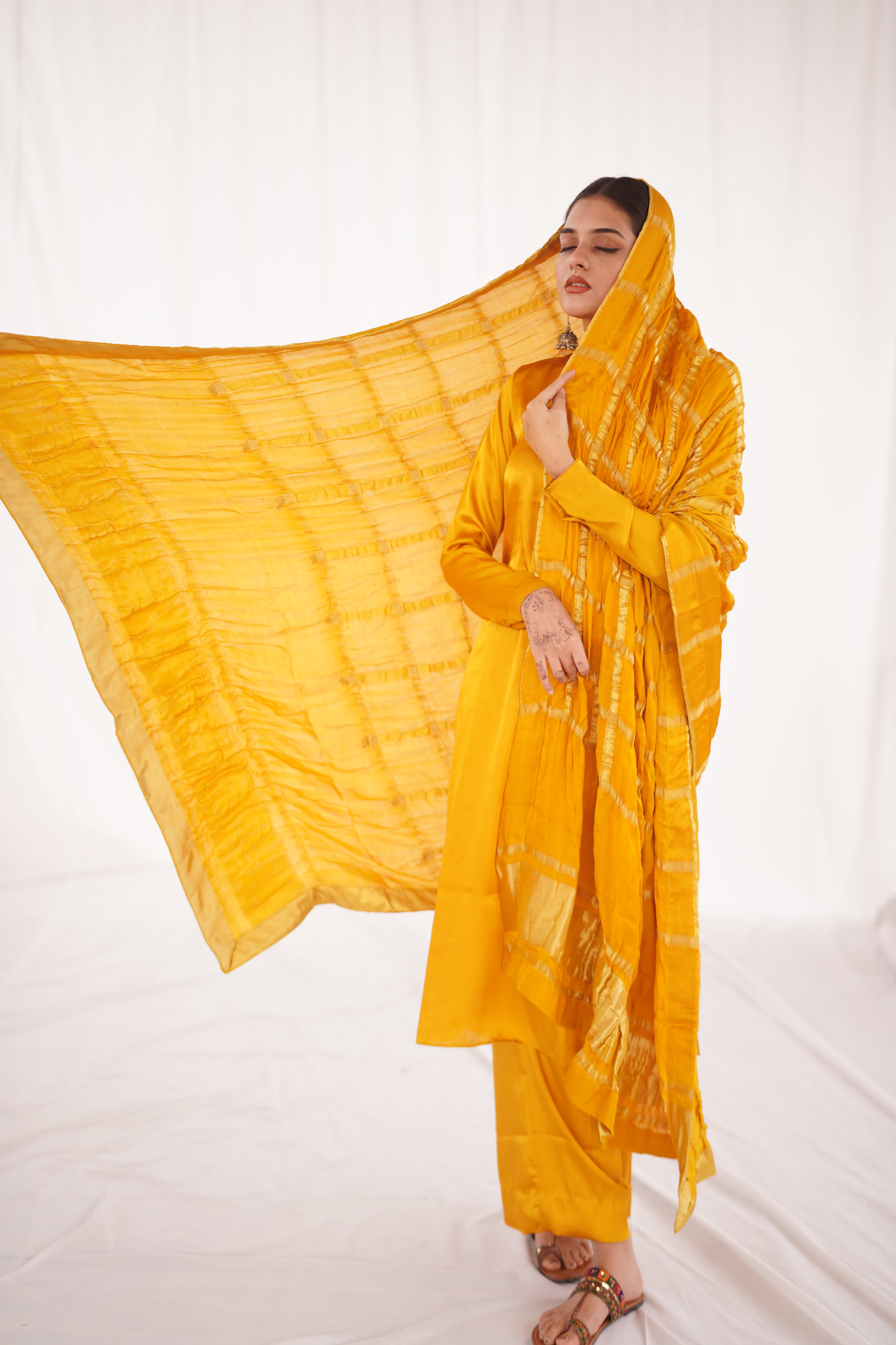YELLOW SLK WEAVED DUPATTA