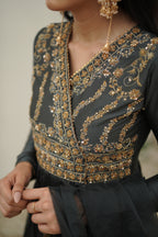 BAGHBAAN ( GREY ANGRAKHA CRUSHED PISHWAS )