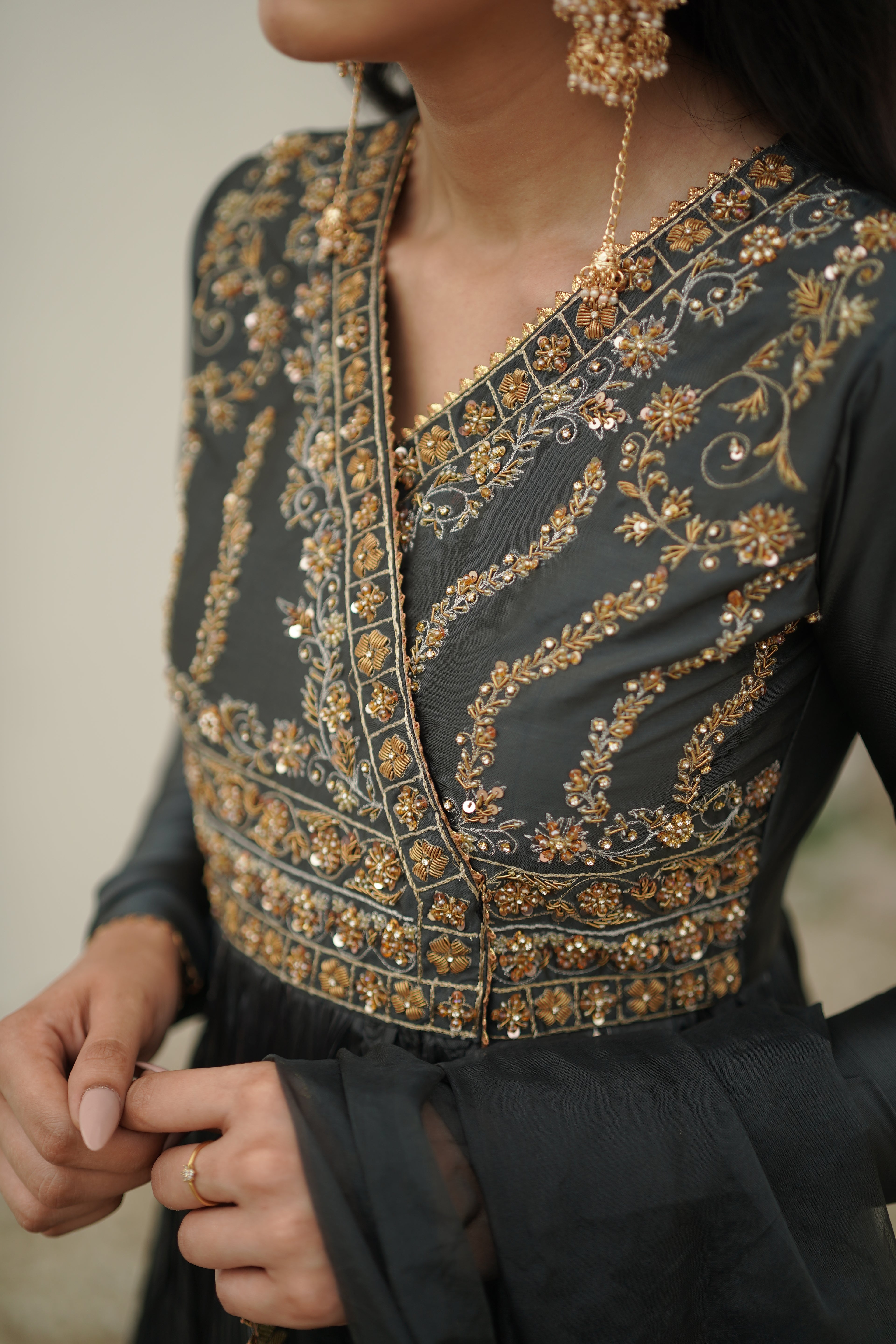 BAGHBAAN ( GREY ANGRAKHA CRUSHED PISHWAS )
