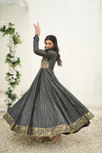 BAGHBAAN ( GREY ANGRAKHA CRUSHED PISHWAS )