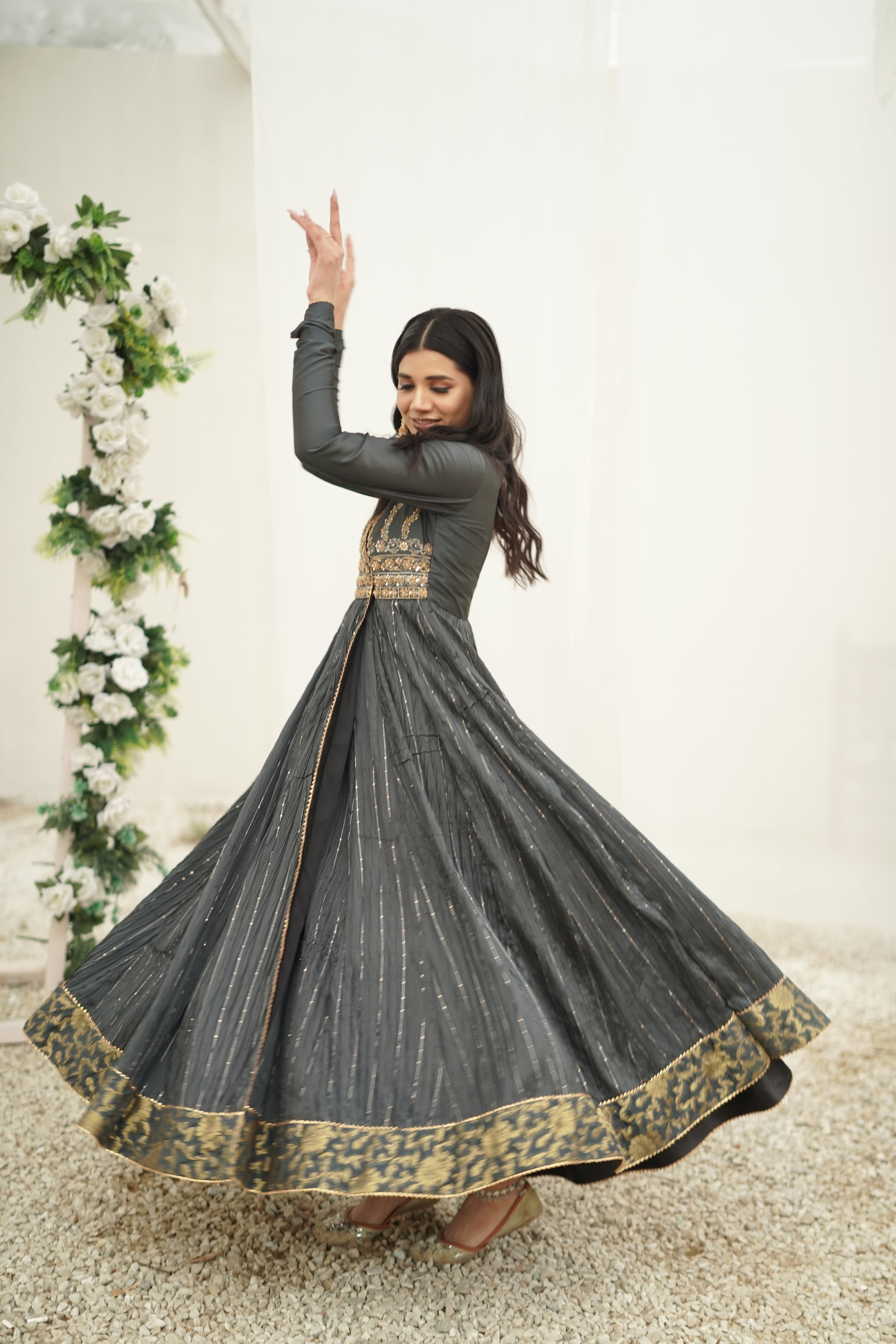BAGHBAAN ( GREY ANGRAKHA CRUSHED PISHWAS )
