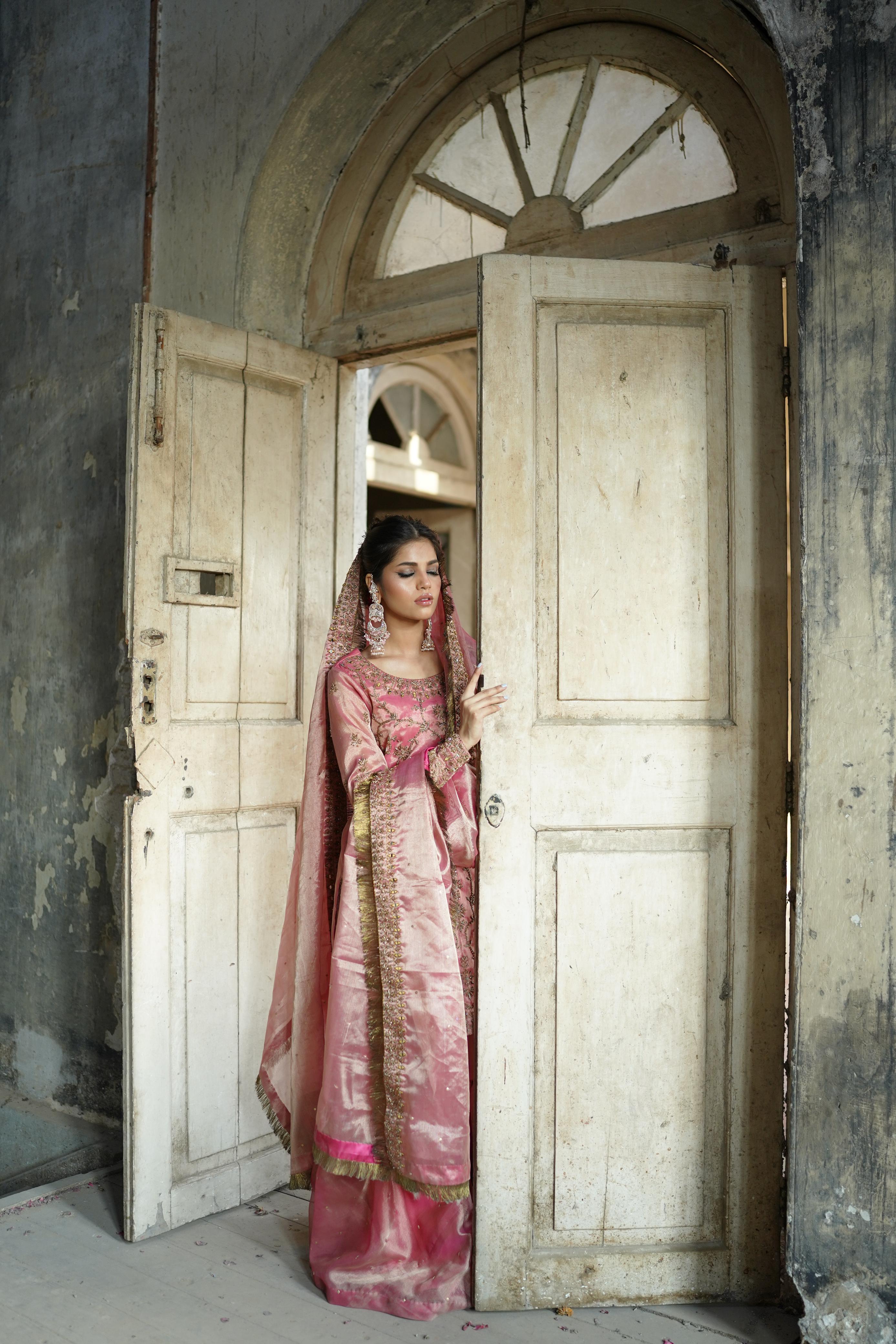 ZEBAISH E ZAMANA (PINK GOLD GHARARA)