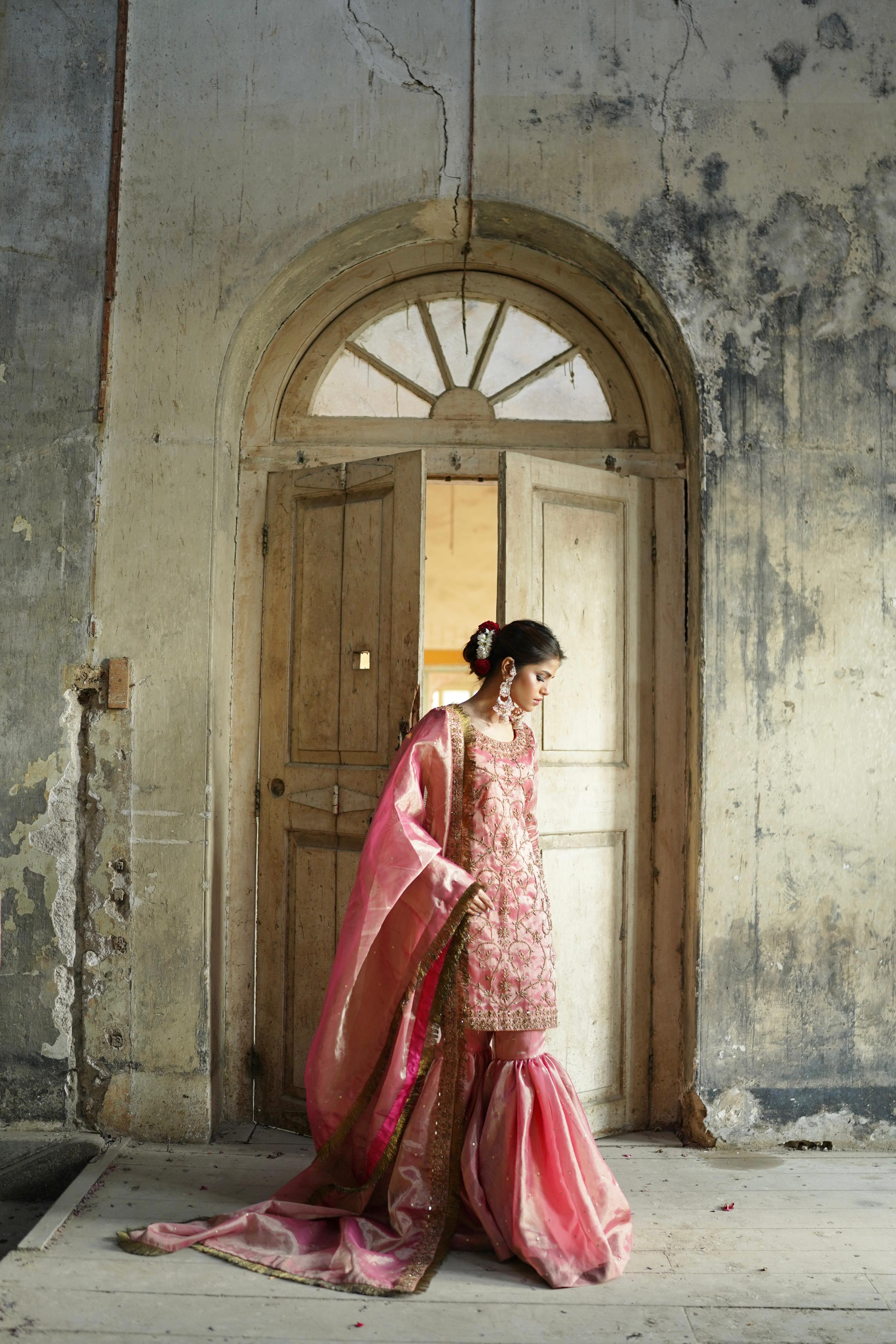 ZEBAISH E ZAMANA (PINK GOLD GHARARA)